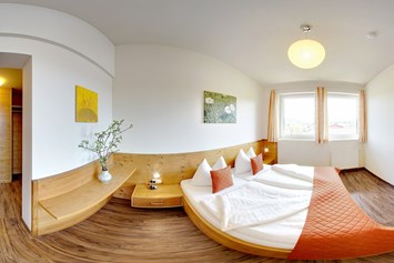 Kinderhotel: Neue Ferienwohnungen und Suiten - Ferienwohnungen und Seebungalows am Faaker See - Karglhof OG