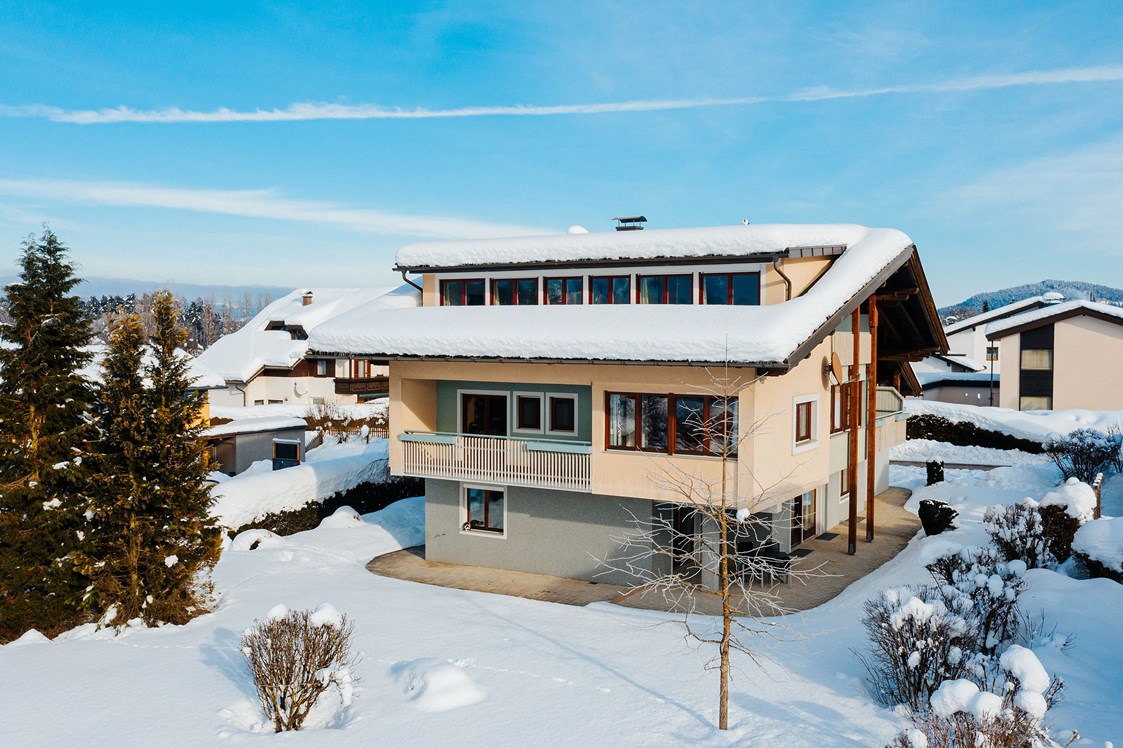 Kinderhotel: Villa Karglhof - im Winter - Ferienwohnungen und Seebungalows am Faaker See - Karglhof OG