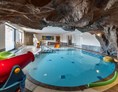 Kinderhotel: Familien-Kinderbad mit 33-34 °C - Naturhotel Kitzspitz