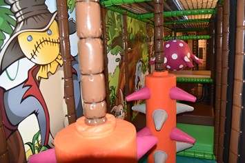 Kinderhotel: Softplaytunnel mit 12 m - Naturhotel Kitzspitz