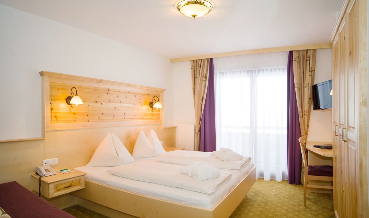 Naturhotel Kitzspitz Zimmerkategorien Doppelzimmer Bergblick