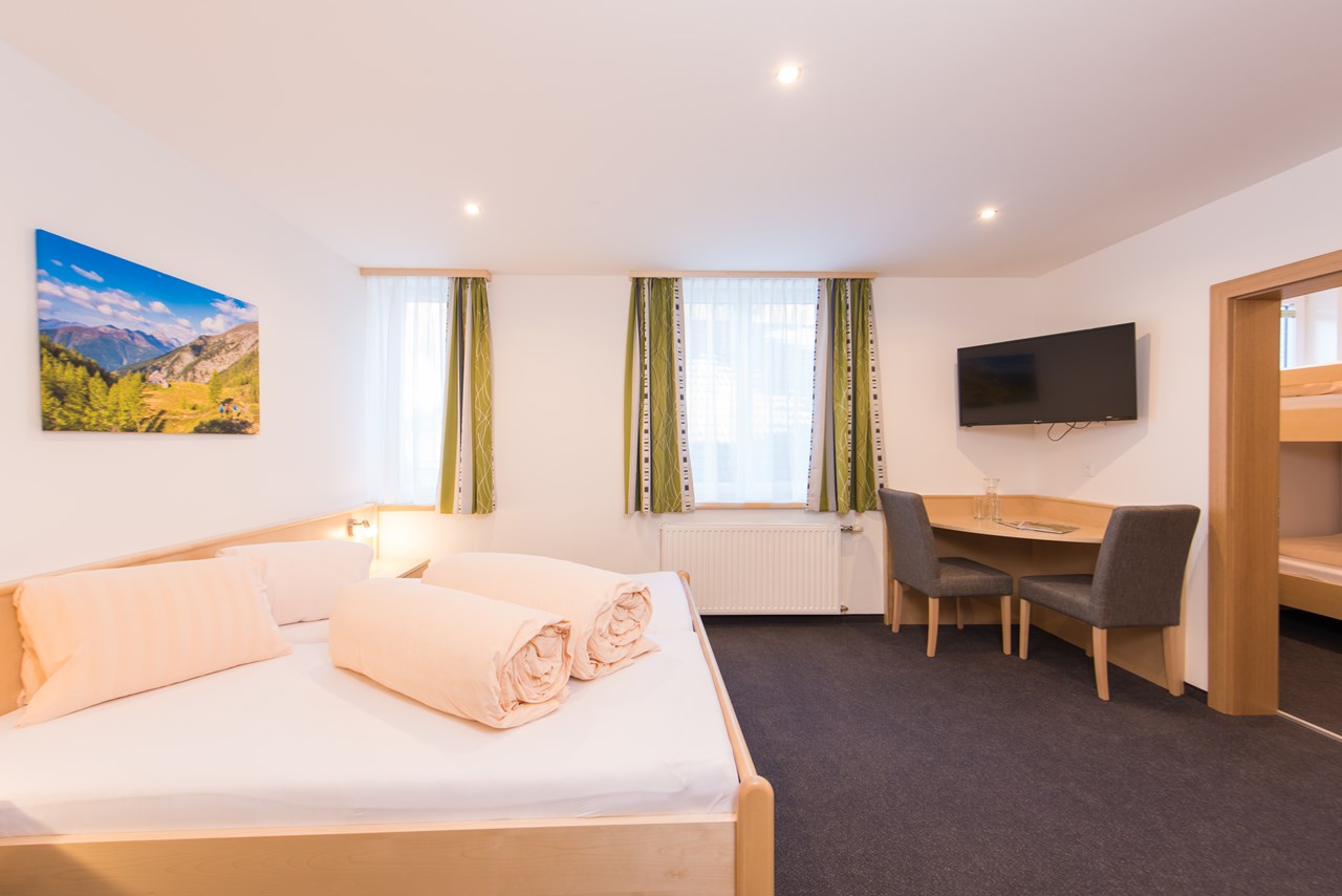 Hotel Eggerhof Zimmerkategorien Familienzimmer "Kleiner Glockner"