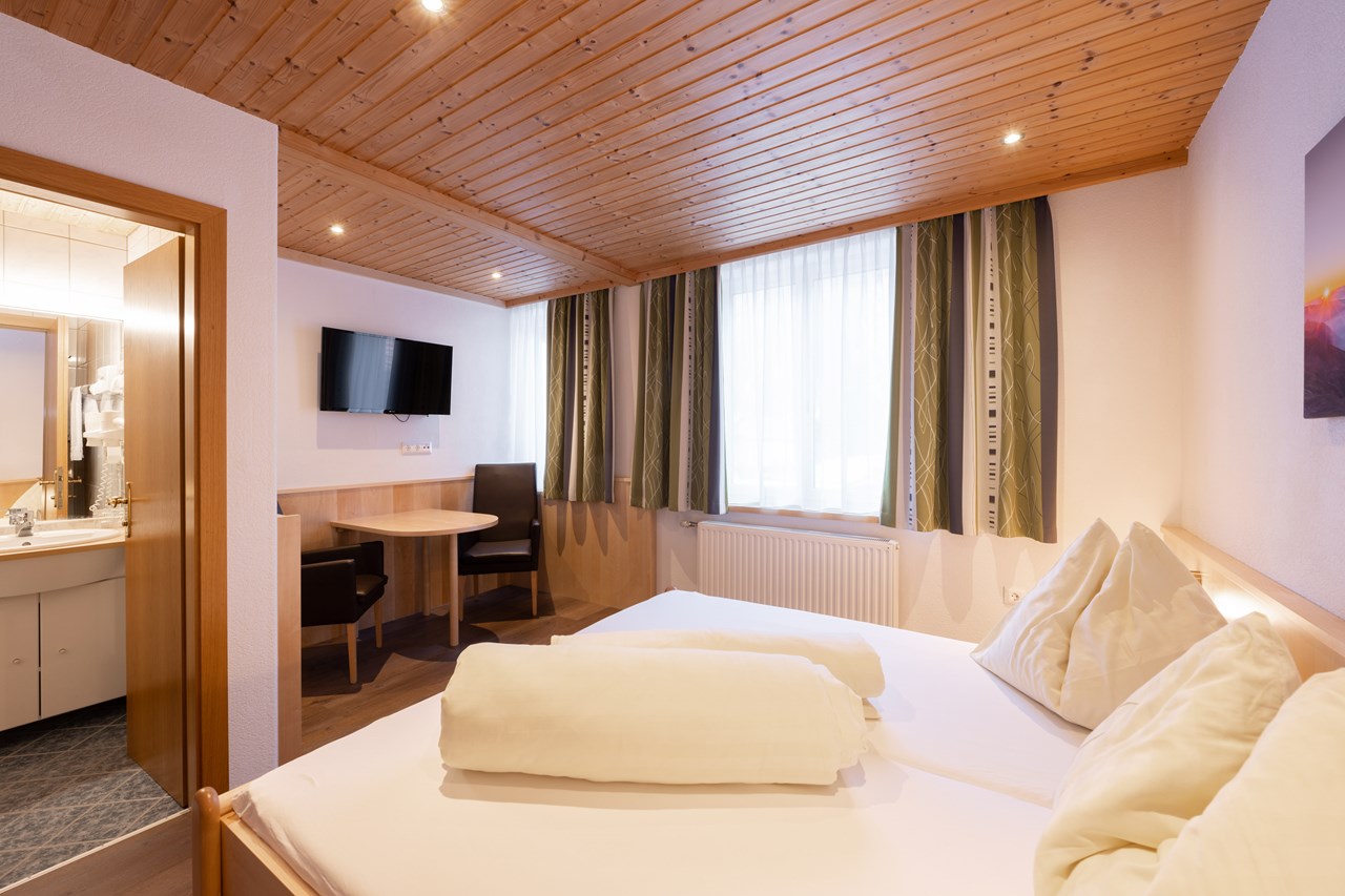 Hotel Eggerhof Zimmerkategorien Doppelzimmer "Lonzaköpfl" 