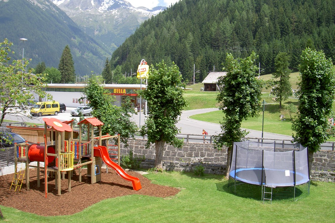 Kinderhotel: Kletterturm und Trampolin - Hotel Eggerhof