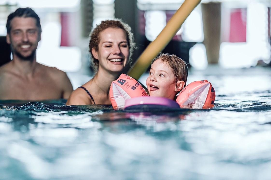 Kinderhotel: Schwimmen mit Kindern - Familienresort Ellmauhof - das echte All Inclusive ****S