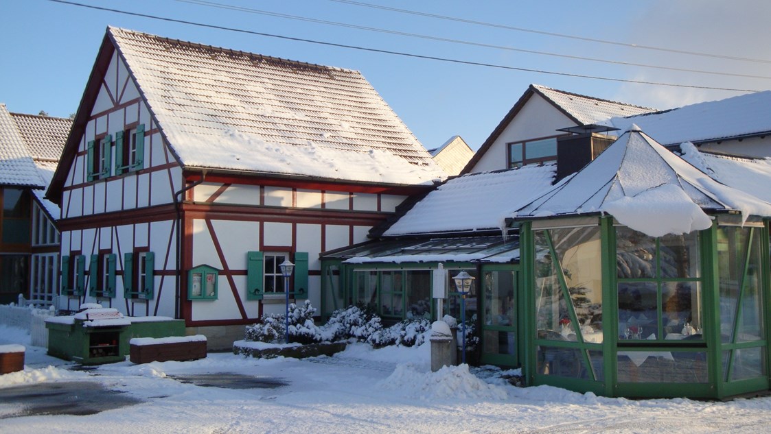 Kinderhotel: Außenansicht Winter (bei Schnee) - Waldhotel Bächlein