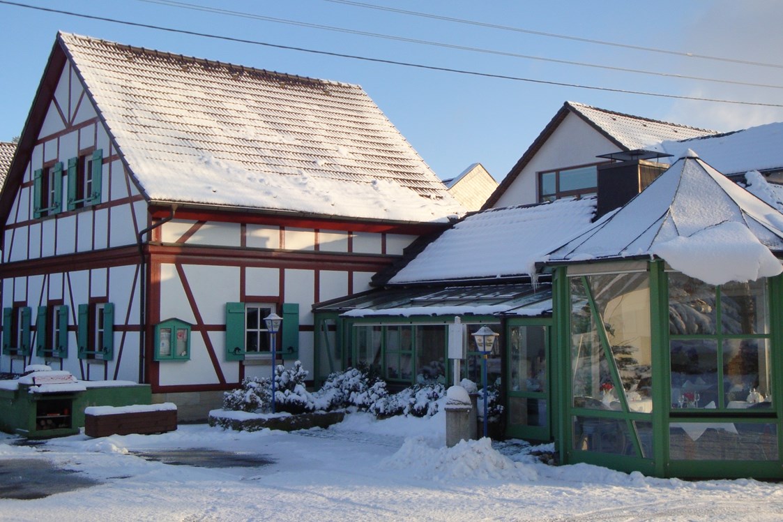 Kinderhotel: Außenansicht Winter (bei Schnee) - Waldhotel Bächlein