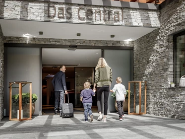 Kinderhotel: Familienurlaub im Hotel Das Central - Das Central - Alpine. Luxury. Life.