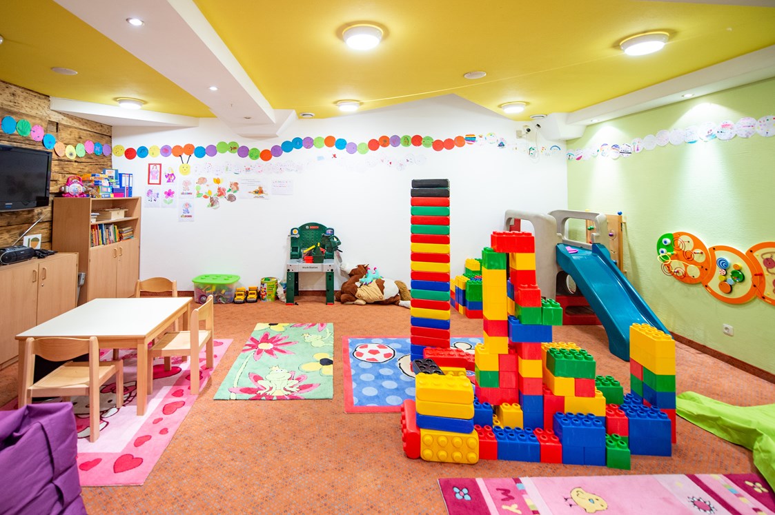 Kinderhotel: Kinderspielzimmer - Alpines Lifestyle Hotel Tannenhof