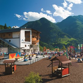 Kinderhotel: Spielplatz - Alpines Lifestyle Hotel Tannenhof