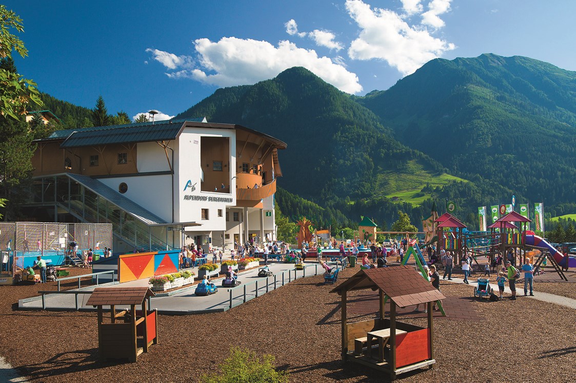 Kinderhotel: Spielplatz - Alpines Lifestyle Hotel Tannenhof