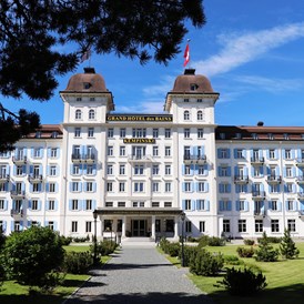 Kinderhotel: Aussenansicht Sommer Kempinski St. Moritz - Grand Hotel des Bains Kempinski St. Moritz