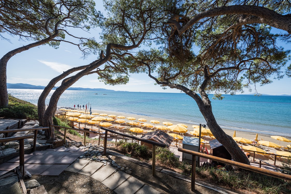 Kinderhotel: Hauseigener Strand in Follonica - Il Pelagone Hotel & Golf Resort Toscana
