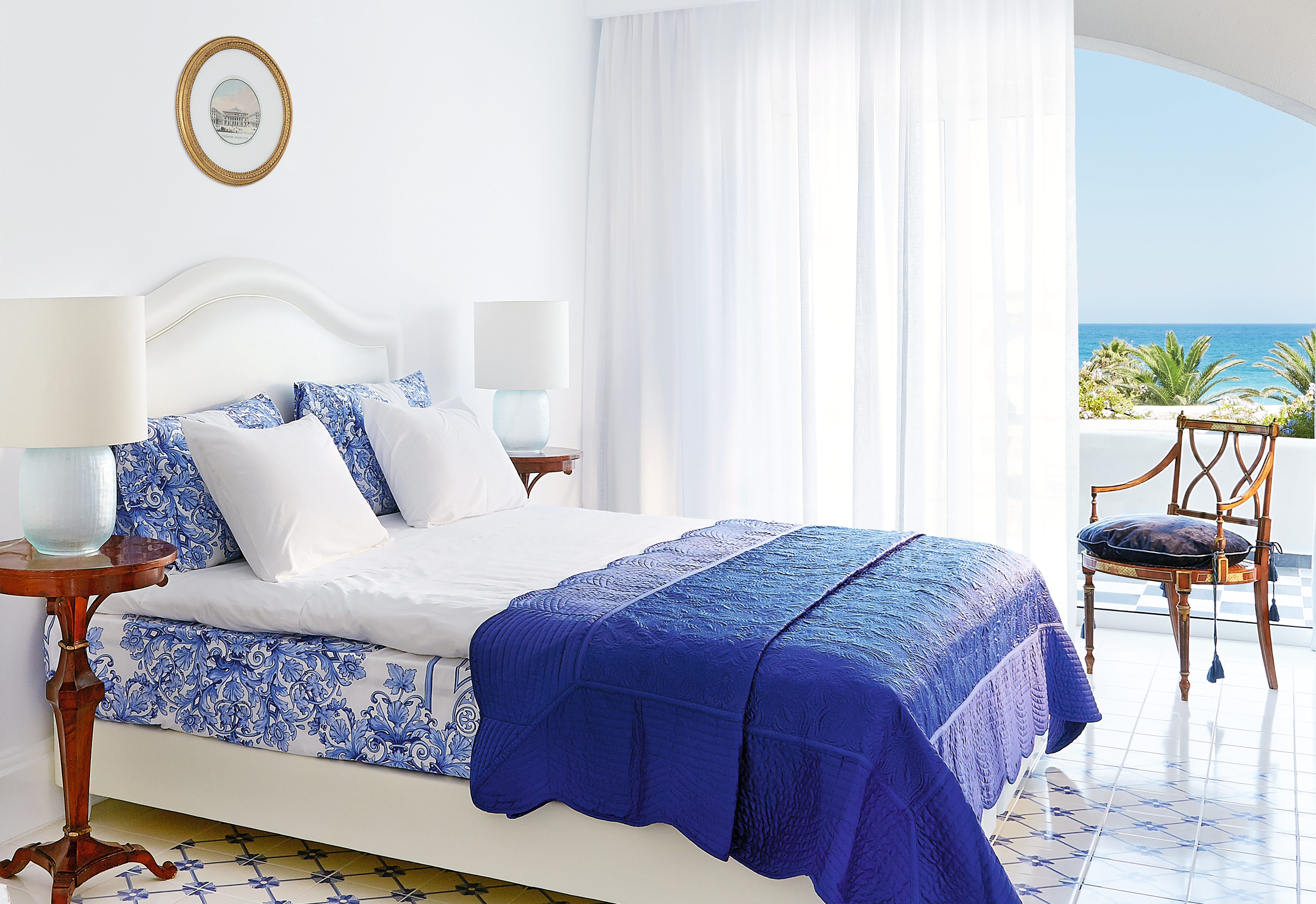 Kinderhotel: Junior Suite Sea View
ZIMMERGRÖSS: 35m²	Offen geschnitten	LAGE: Hauptgebäude, 2. Stock, erstklassige erhöhte Lage	mit Meerblick
BELEGUNG: 2 Erwachsene - Grecotel Caramel