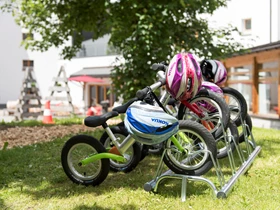 Kinderhotel: Like a Bikes für Kinder - Hotel Schweizerhof