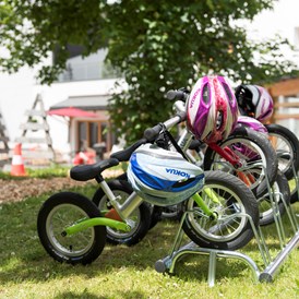 Kinderhotel: Like a Bikes für Kinder - Hotel Schweizerhof