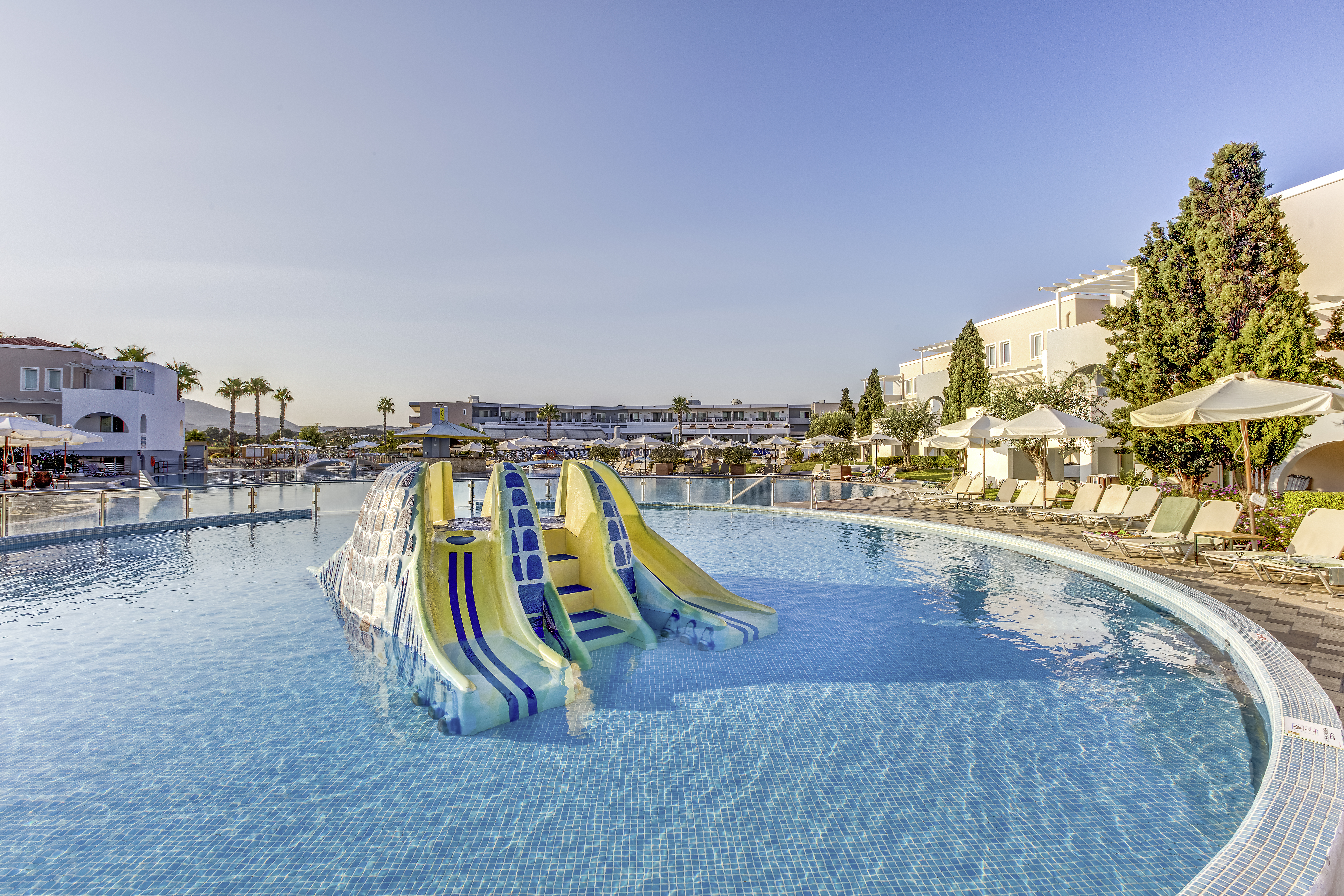 Familienhotel - Suiten mit extra Kinderzimmer - Griechenland - Kinderpool - TUI Magic Life Club Marmari Palace