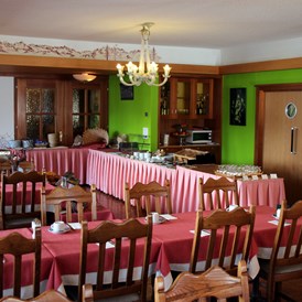 Kinderhotel: Frühstücksrestaurant mit Kinderbuffet Swiss Family Hotel Alphubel - Swiss Family Hotel Alphubel ***