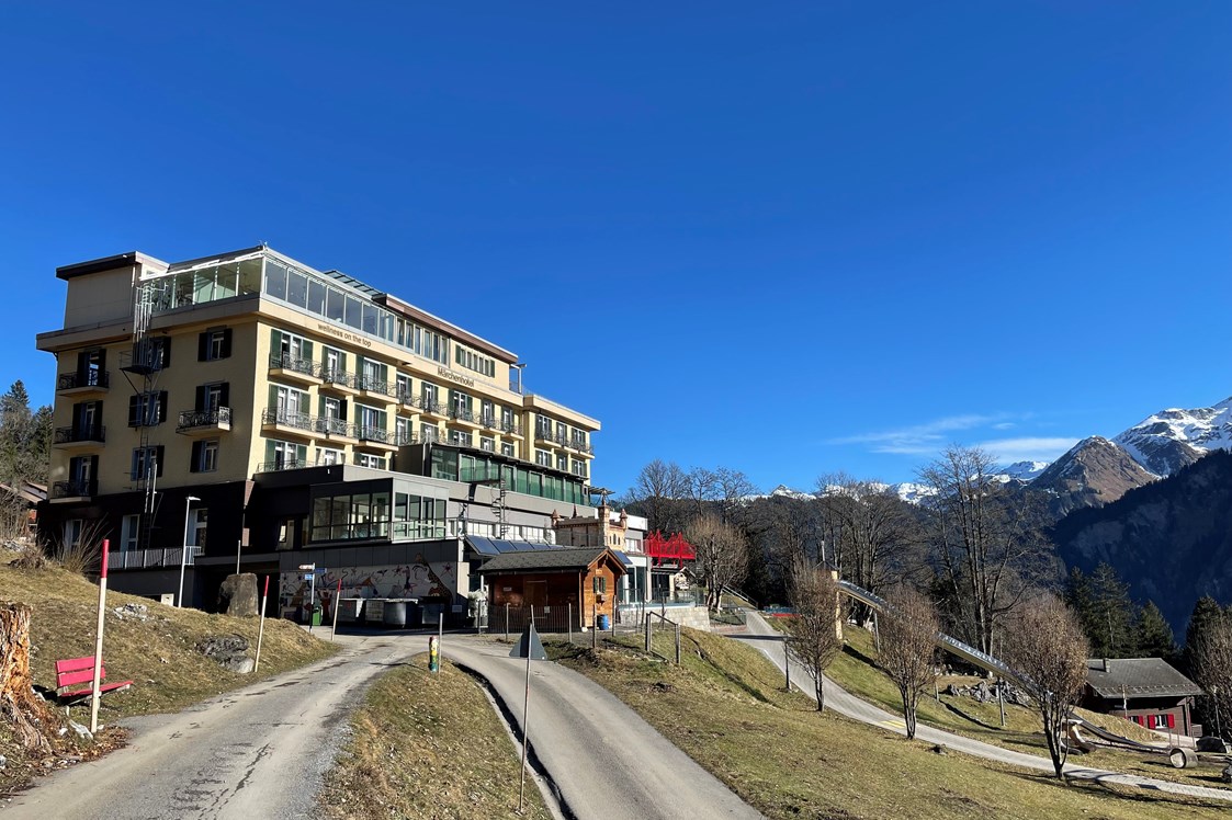 Kinderhotel: Aussenansicht - Märchenhotel Braunwald