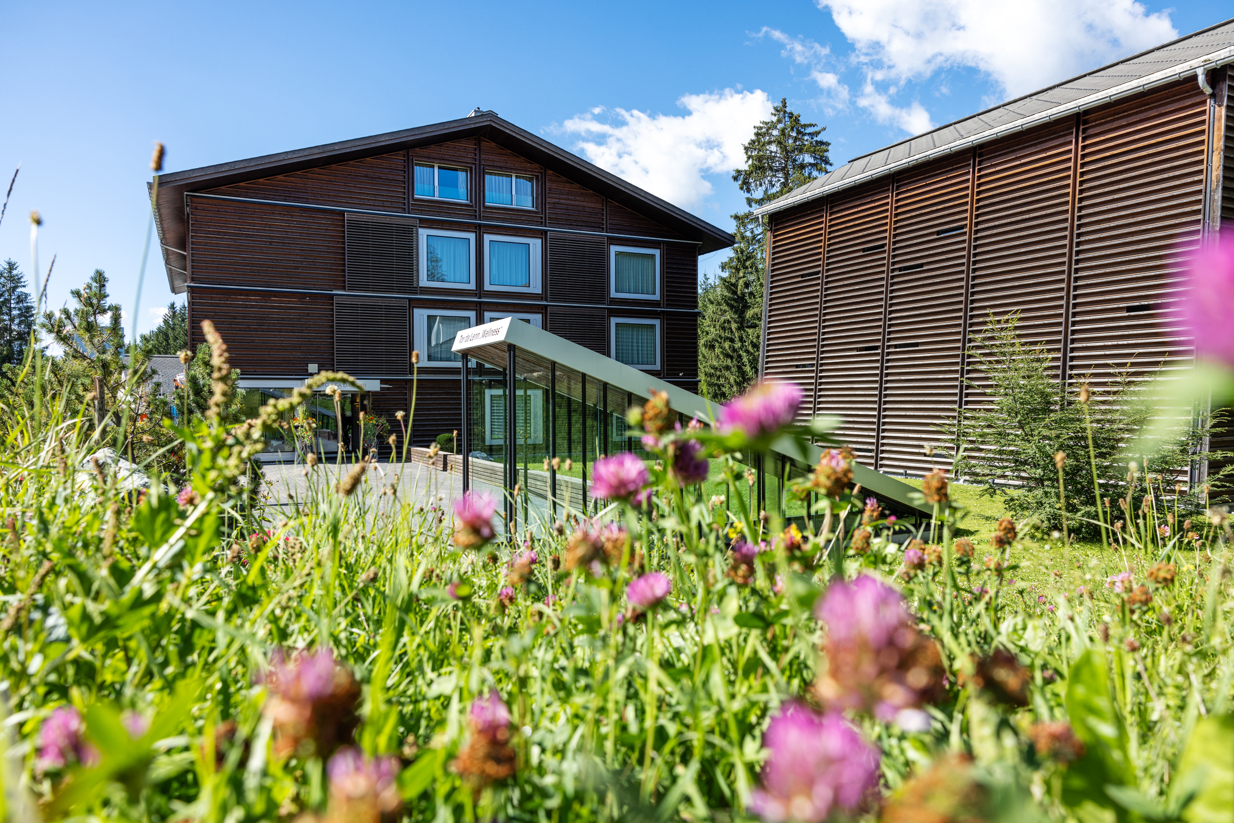 Kinderhotel: Aussenansicht Tgiasa da Lenn - Valbella Resort