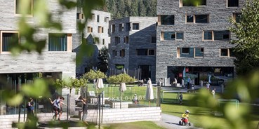 Familienhotel - PLZ 7050 (Schweiz) - rocksresort im Sommer - rocksresort