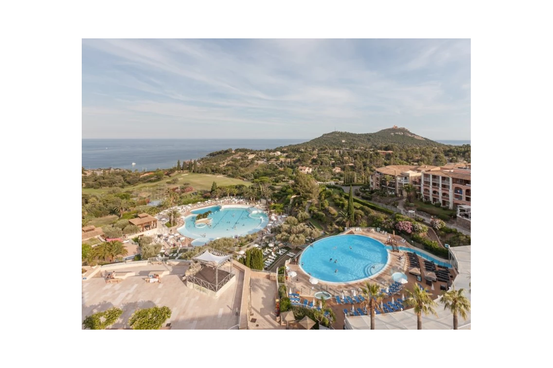 Kinderhotel: Pool und Hotelanlage - Pierre & Vacances Resort Cap Esterel