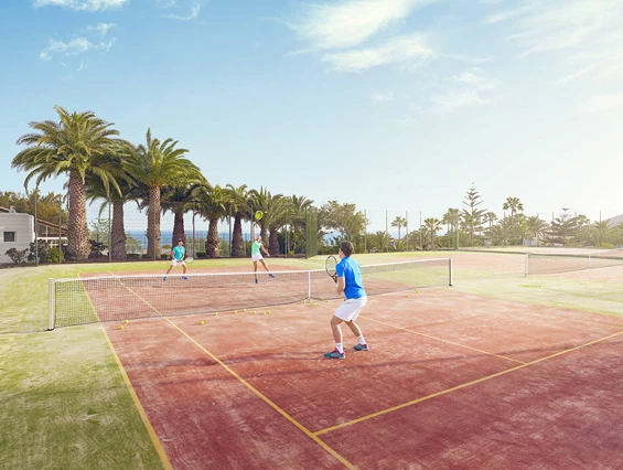 Kinderhotel: Tennis-Match im ROBINSON Club Esquinzo Playa: Power dich aus! - ROBINSON Club Esquinzo Playa