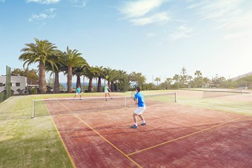 Kinderhotel: Tennis-Match im ROBINSON Club Esquinzo Playa: Power dich aus! - ROBINSON Club Esquinzo Playa