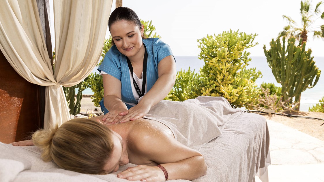 Kinderhotel: Wellness-Massage im WellFit-Spa! - ROBINSON Club Esquinzo Playa