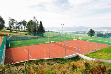 Kinderhotel: Tennisplatz & Funcourt Anlage - AIGO welcome family