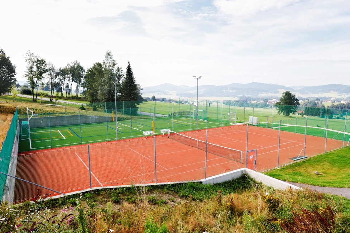 Kinderhotel: Tennisplatz & Funcourt Anlage - AIGO welcome family