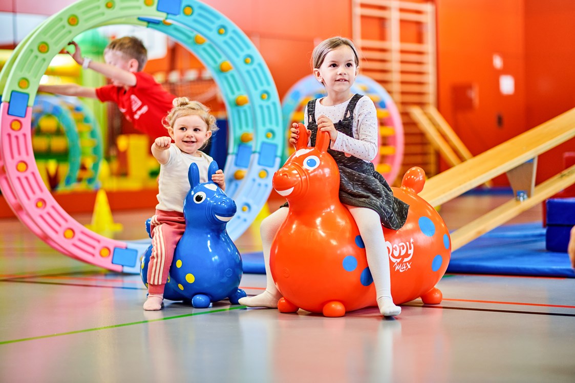Kinderhotel: Spaß im Turnsaal - AIGO welcome family