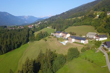 Kinderhotel: Hotel Glocknerhof in Kärnten umgeben von Wiesen und Wäldern: https://www.glocknerhof.at/hotel-glocknerhof-kaernten.html - Hotel Glocknerhof