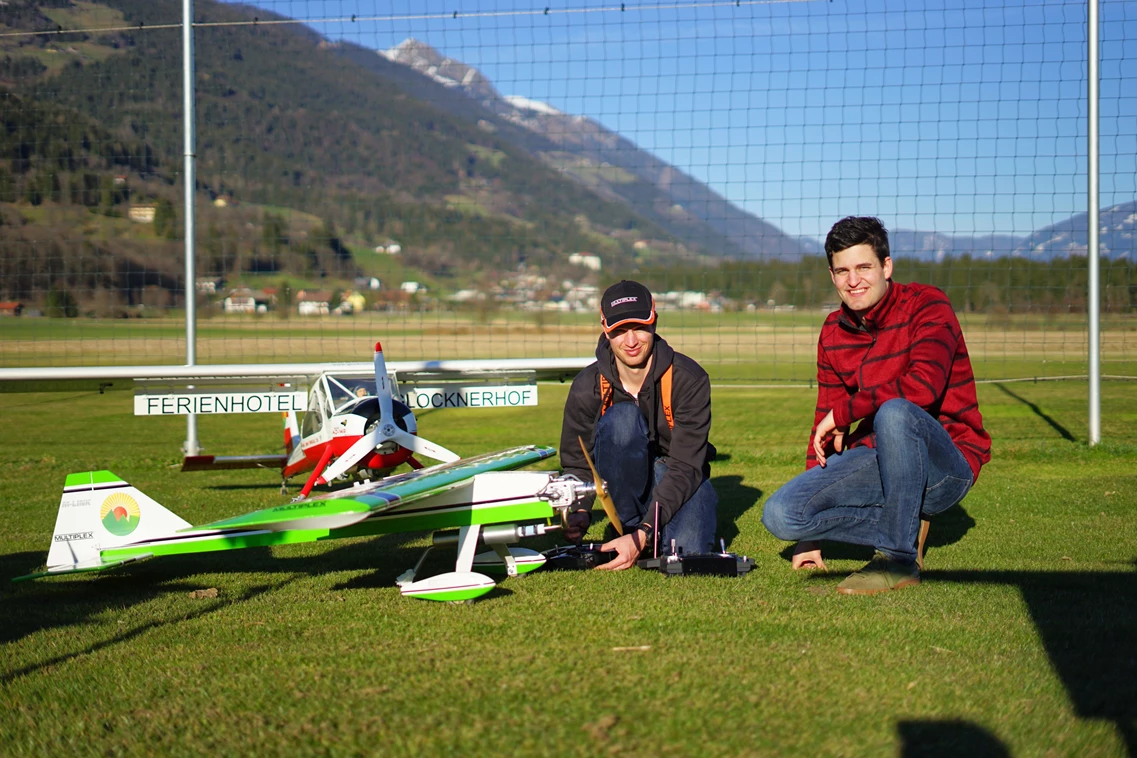 Kinderhotel: Modellfliegen im Hotel Glocknerhof: https://www.glocknerhof.at/modellfliegen.html - Hotel Glocknerhof