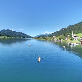 Kinderhotel: Badesee Weißensee - schwimmen, Boot fahren, im Winter eislaufen - Hotel Glocknerhof