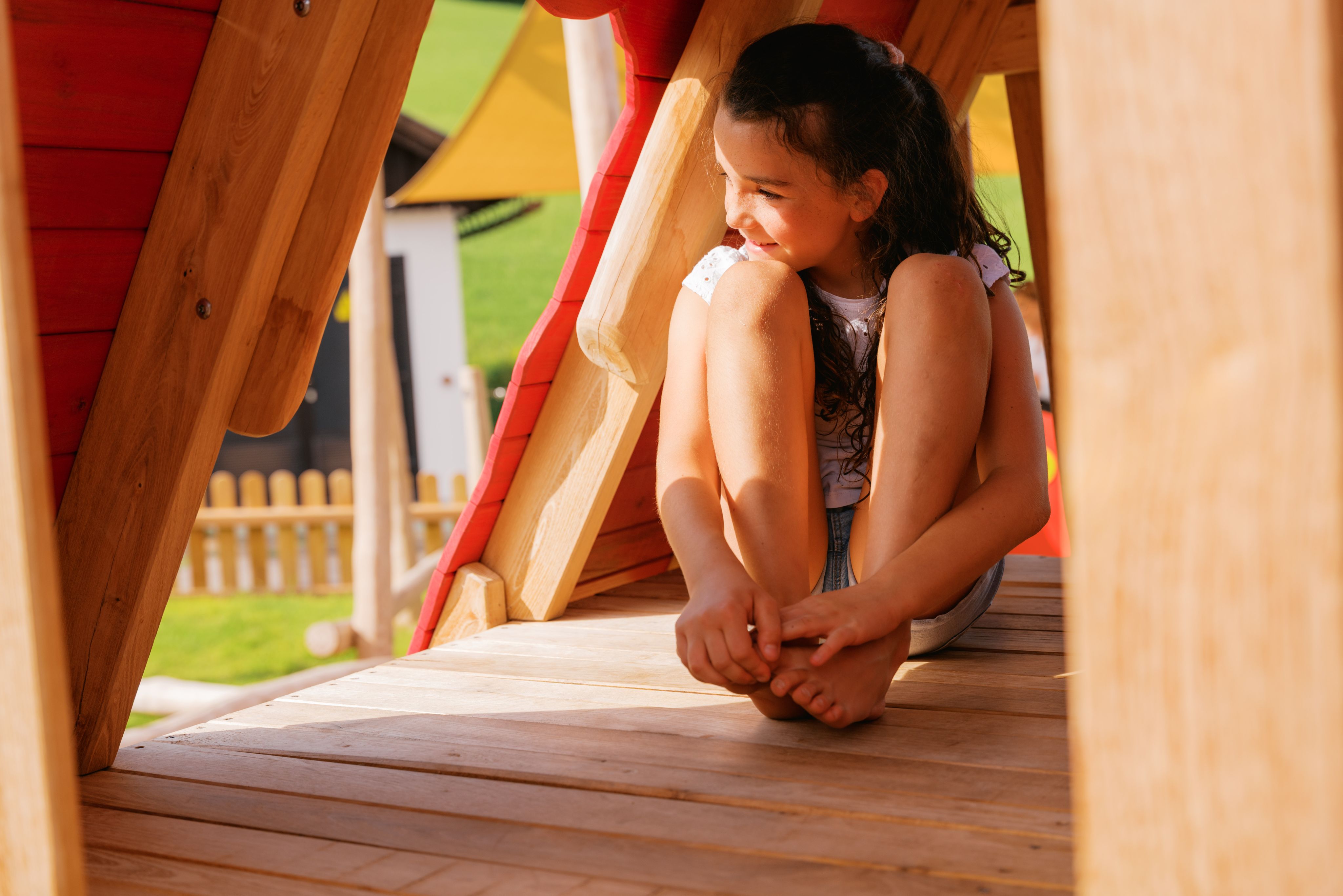 Kinderhotel: Tonis Bauernhofspielplatz - MONDI Familien & Aktivresort Oberstaufen - Spielen | Entdecken