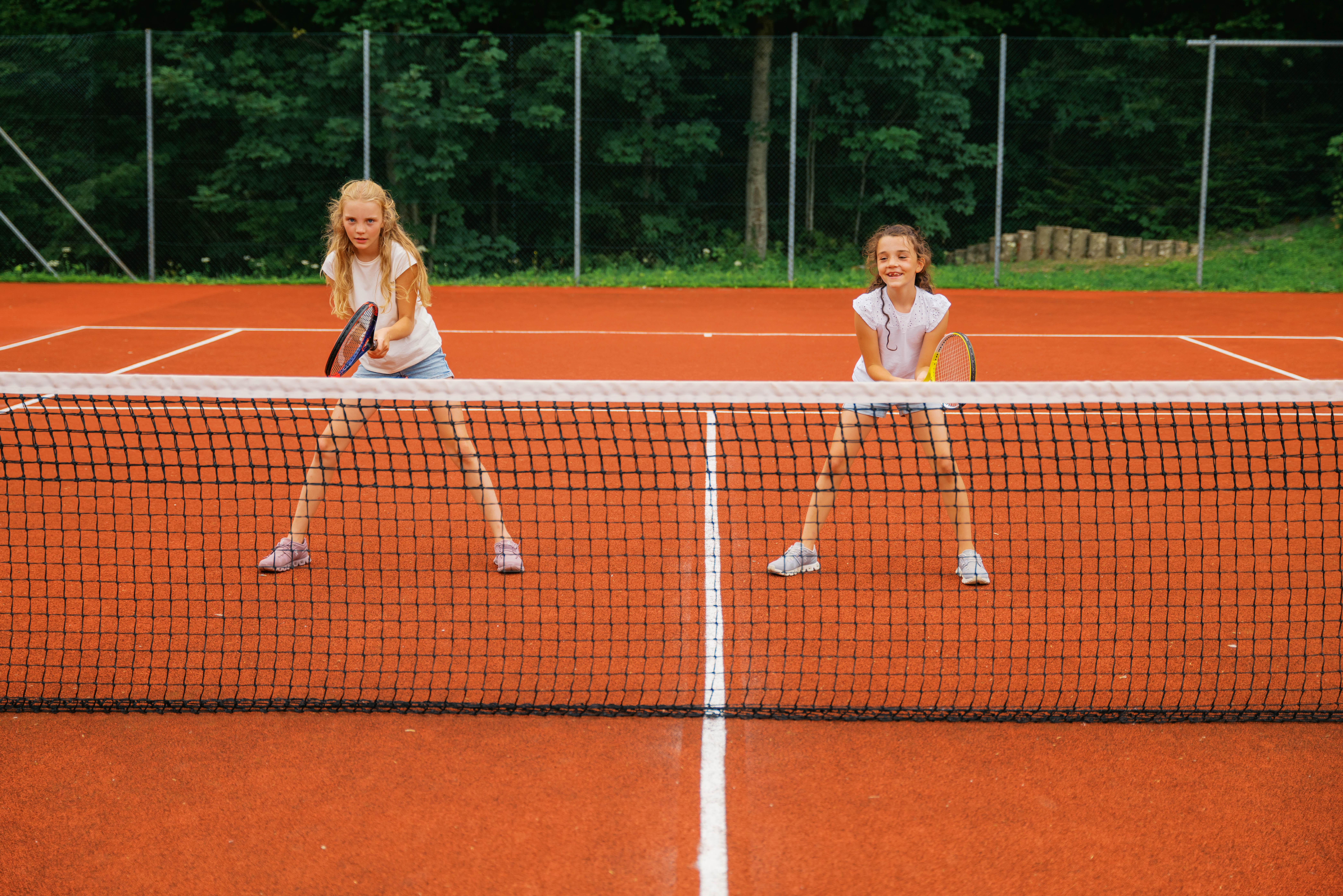 Kinderhotel: Tennisplatz - MONDI Familien & Aktivresort Oberstaufen