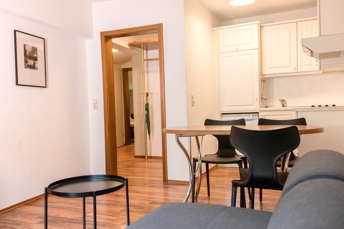 Kinderhotel: Wohn-Küche Familienappartement - The RESI Apartments "mit Mehrwert"