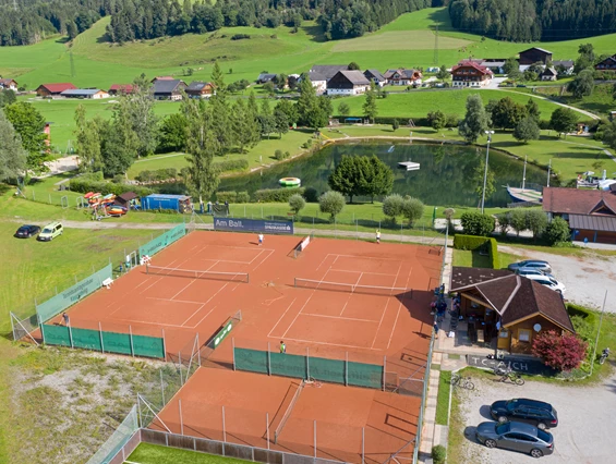 Kinderhotel: Badesee - Sportplätze - Sport & Familienhotel Bärenwirt