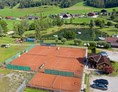 Kinderhotel: Badesee - Sportplätze - Sport & Familienhotel Bärenwirt
