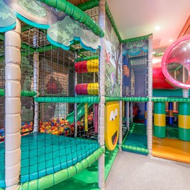 Kinderhotel: Coole Kinderspielewelt & Teens-Area auf  200 m2 - Aktiv-& Wellnesshotel Bergfried