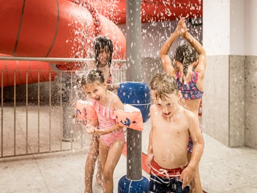 Kinderhotel: Wasserspaß im Action Wasser Park - Aktiv-& Wellnesshotel Bergfried