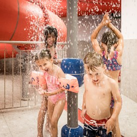 Kinderhotel: Wasserspaß im Action Wasser Park - Aktiv-& Wellnesshotel Bergfried