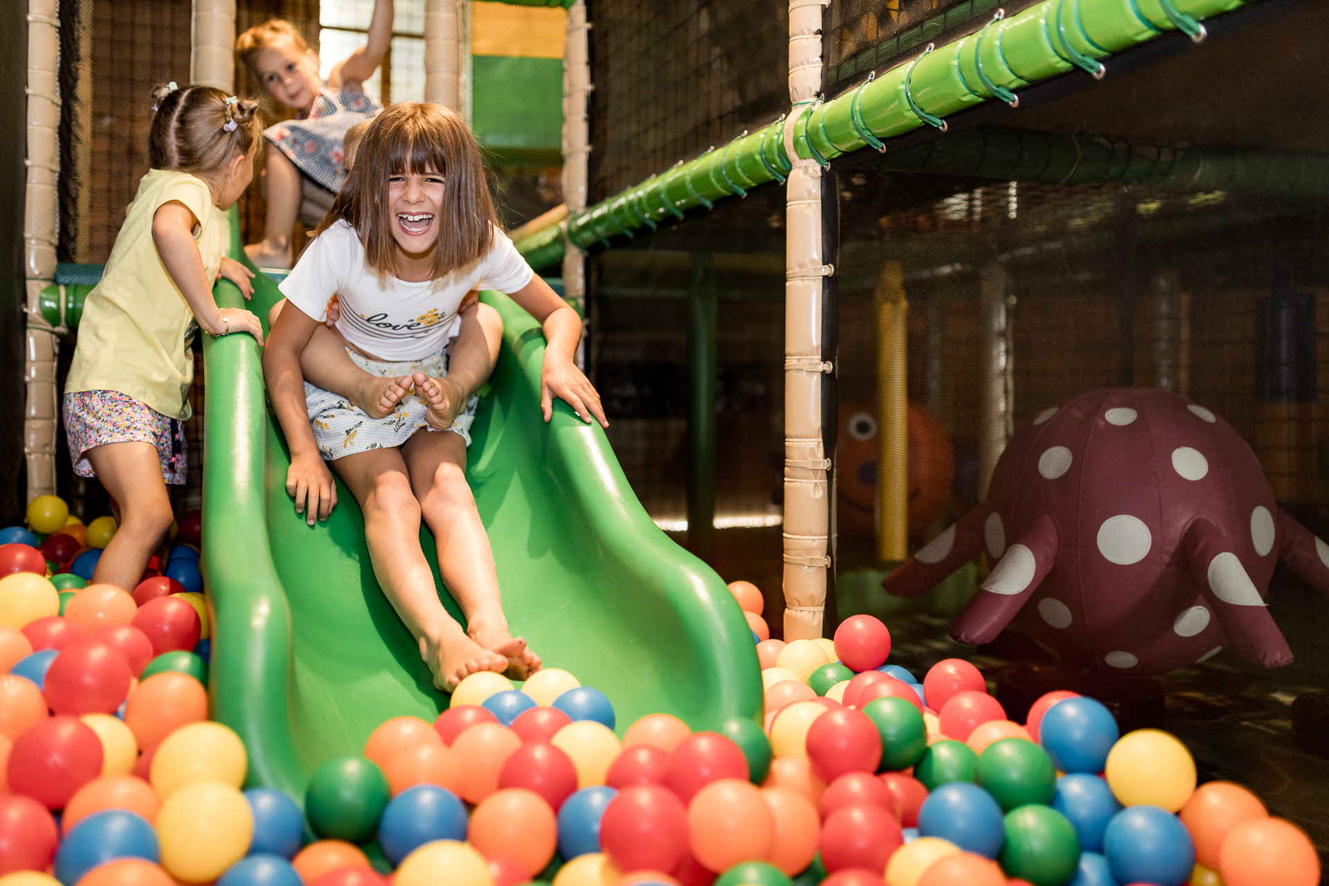 Familienhotel - Vals/Mühlbach - 6 Tage in der Woche Kinderbetreuung im Hotel Bergfried - Familienhotel im Zillertal - Aktiv-& Wellnesshotel Bergfried