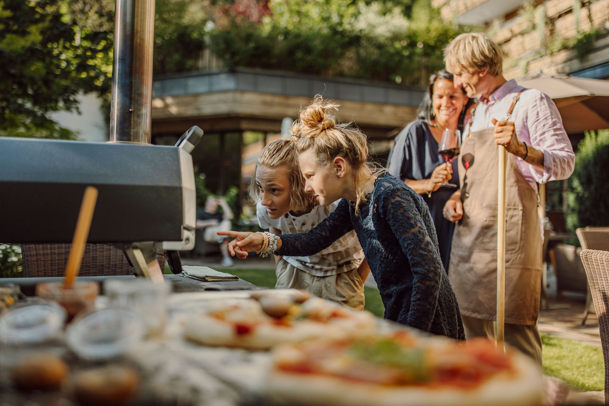 Kinderhotel: Pizza "made by family" - selbstgemacht schmeckt immer noch am besten - Familien- & Gartenhotel Theresia****S  