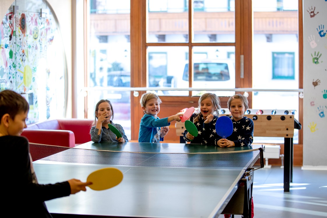 Kinderhotel: Tischtennis im Freizeitrau - Hotel Felsenhof