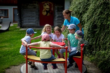 Kinderhotel: Kinderbetreuung - Hotel Felsenhof