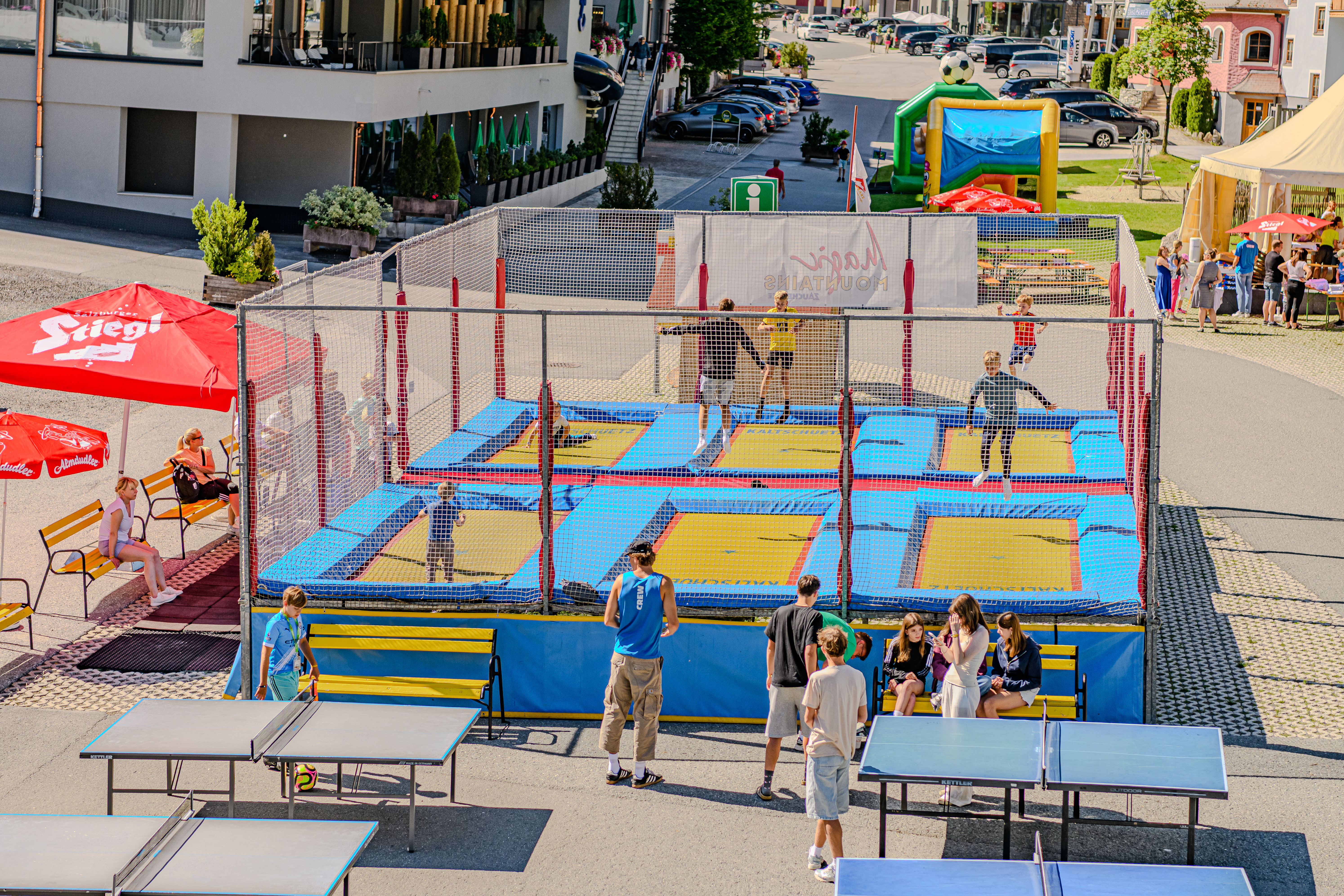 Familienhotel - Verpflegung: Halbpension - Magic Mountains Trampolin Bereich Familotel Zauchenseehof - Familotel Zauchenseehof