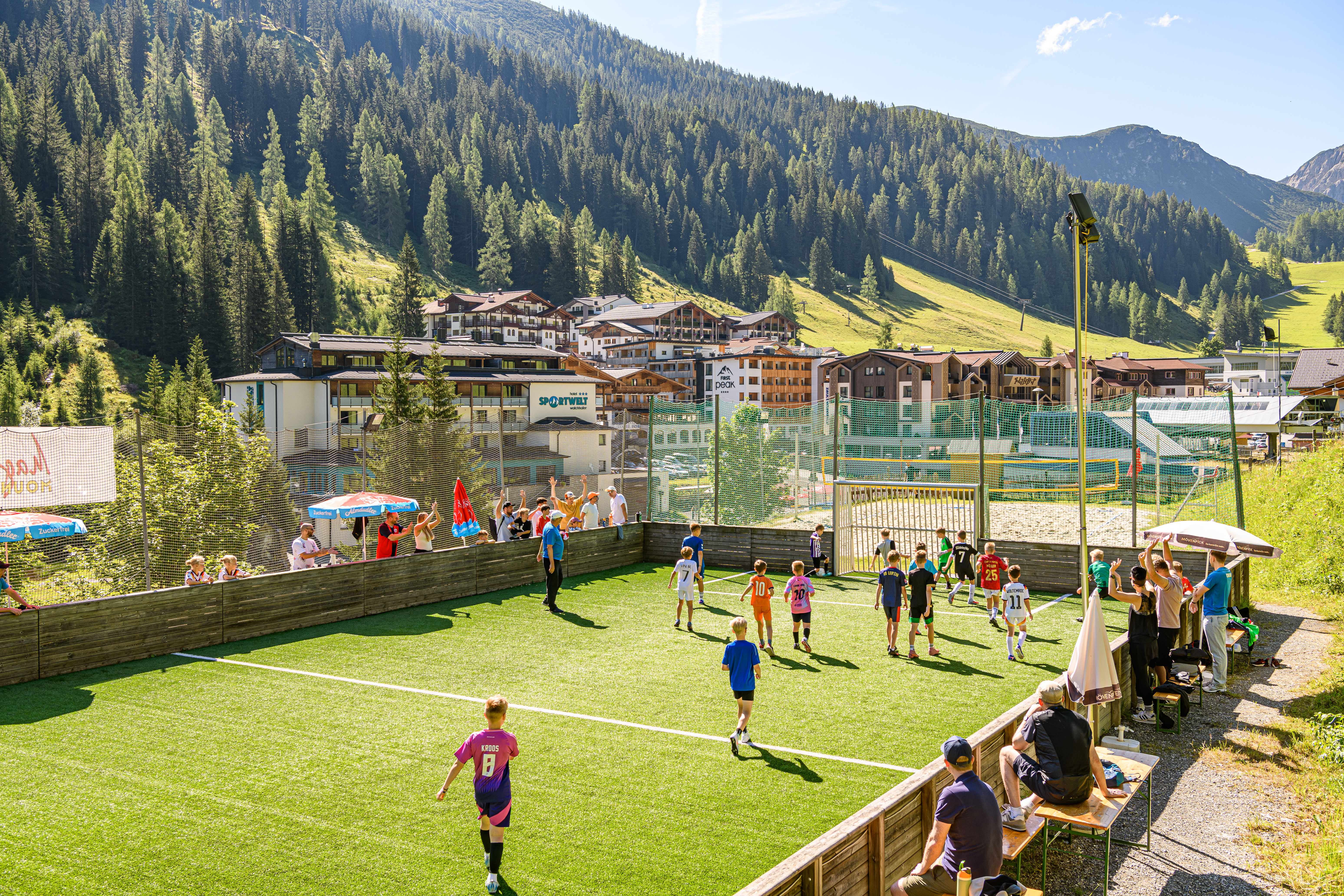 Familienhotel - Verpflegung: Halbpension - Kinder Fußballturnier mit Magic Soccer im Sommerurlaub in Zauchensee - Familotel Zauchenseehof