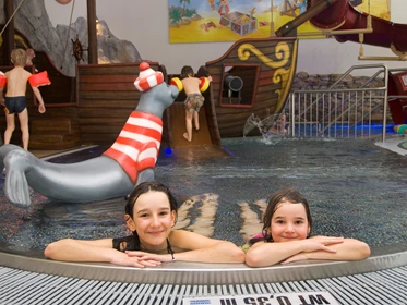 Kinderhotel: Kinderhallenbad Piratenland - Wohlfühlresort Peternhof